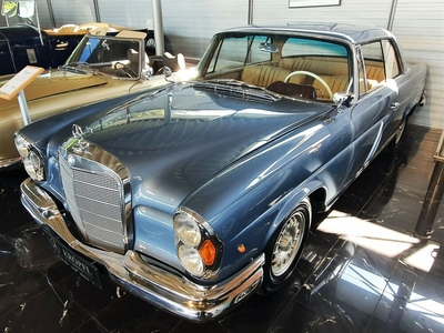 Mercedes-Benz 220 SEb Coupe