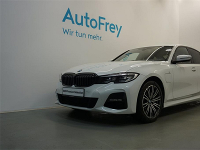 BMW 330e xDrive