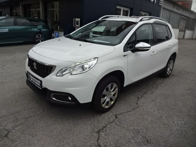 Peugeot 2008 Style PT 82