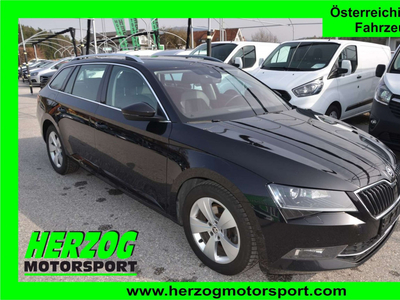 Skoda Superb Combi Style DSG VIRTUAL ACC AHV Xenon NAV 1.Besitz