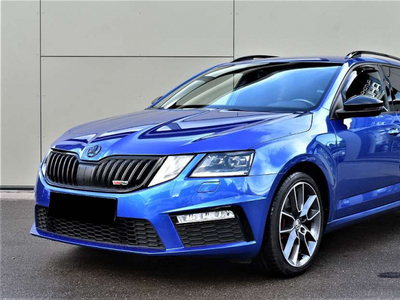 Skoda Octavia Kombi RS 2.0 TDI DSG 4x4 * LED * el. GLASDACH * NAVI * KAMERA