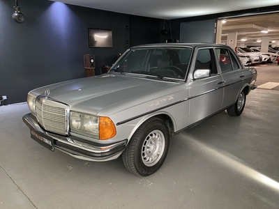 Mercedes-Benz 280 E W123 +Schiebedach*Ö-Zul*Historie