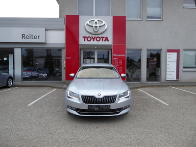 Skoda Superb Combi 2,0 TDI DSG *XENON*AHK*ACC*