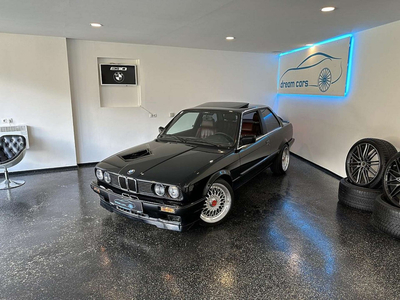 BMW 325i E30 *M-TECHNIK*SCHIEBEDACH*TOP ZUSTAND*