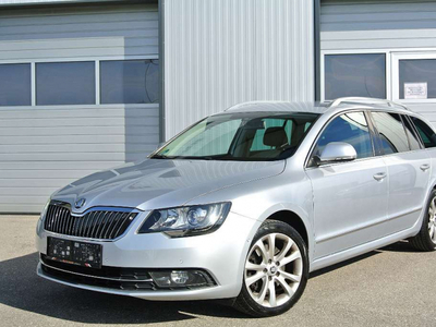 Skoda Superb Combi Elegance 2,0 TDI * NAVI * KAMERA * AHK *