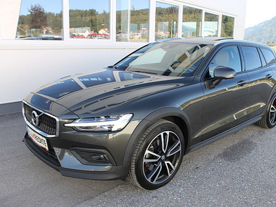 Volvo V60 B4 AWD Cross Country Pro Geartronic