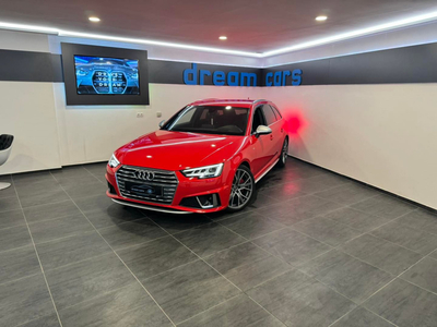 Audi A4 Avant 40 TDI quattro sport S-tronic / S-LINE COMPETITION PAKET /