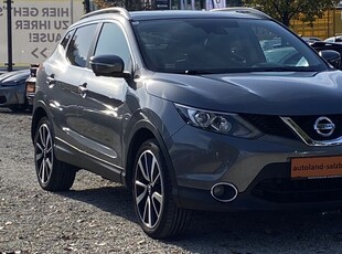 Nissan Qashqai Tekna 360°Kamera 8-fach PANO NAVI 19'' Alu