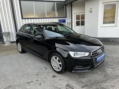 Audi A3 Sportback **NAVI, Tempomat, Teilleder**