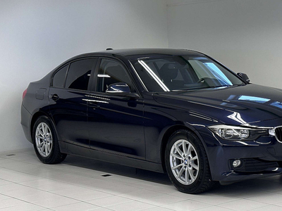 BMW 320 d EfficientDynamics Edition*NAVI*SHZ*PDC*