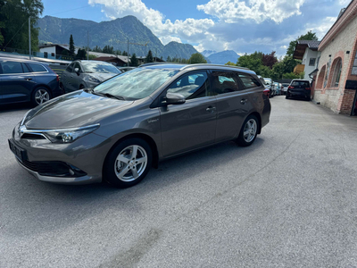 Toyota Auris Hybrid Cool