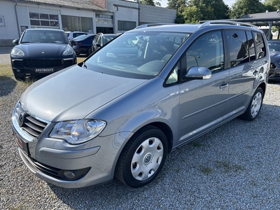 VW Touran 1.9TDI/1.BESITZ/NUR:50.000KM/AHK