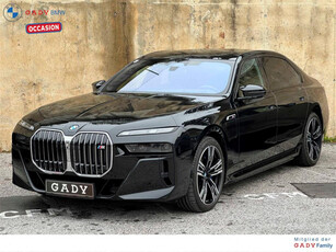 BMW M760e xDrive Limousine