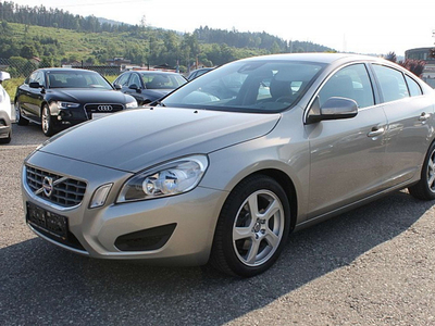 Volvo S60 D3 Momentum KLIMA*TEMP*SiHz*MULTI*AHV*ALU*...