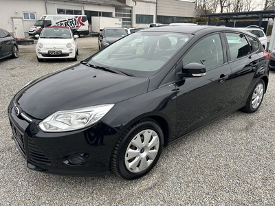 Ford Focus Trend/1.BESITZ/WENIG KM