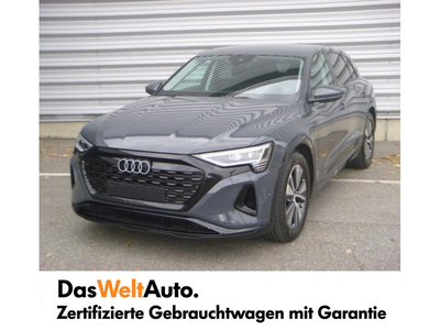 Audi Q8 55 e-tron quattro business