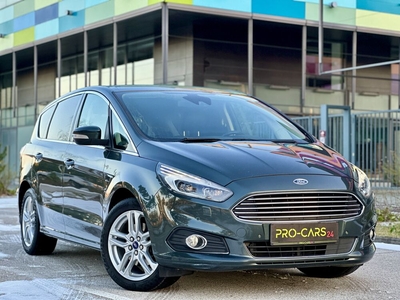 Ford S-MAX // 7 SITZE // AWD // STANDHEIZUNG