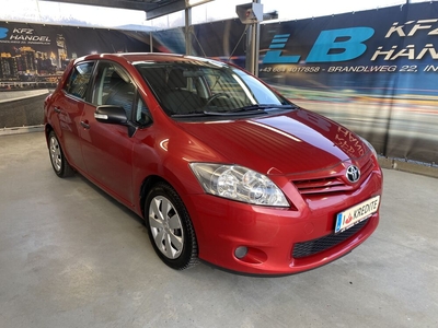 Toyota Auris Young