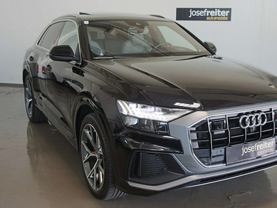 Audi Q8 50 MHEV TDI quattro TiptronicNP € 151.500,-