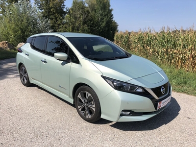 Nissan Leaf N-Connecta - 270 km Reichweite*