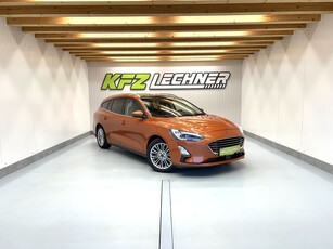 Ford Focus 1,5 EcoBl. ''Titanium'' PANO*AHK*W-PAKET*ACC