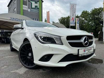 Mercedes-Benz CLA 180 Blue Efficiency Edition+Teilleder+Einparkhilfe