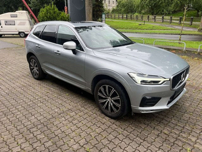 Volvo XC60 D4 R-Design AWD Geartronic *TOP AUSSTATTUNG*