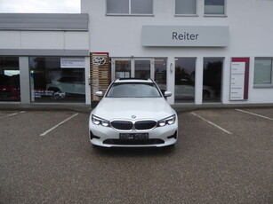 BMW 318d Touring Aut. *LED*NAVI*LEDER*PANO*