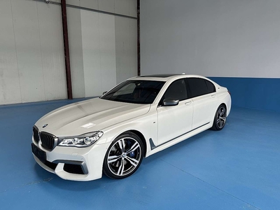 BMW 760 M760Li xDrive V12 Bi-Turbo/B&W/Executive Lounge...