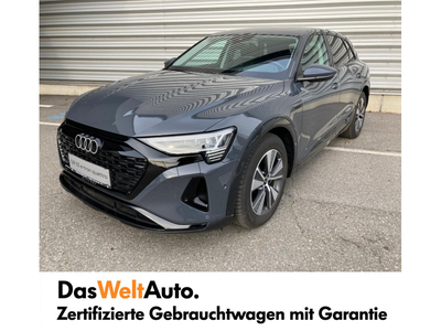 Audi Q8 55 e-tron quattro business