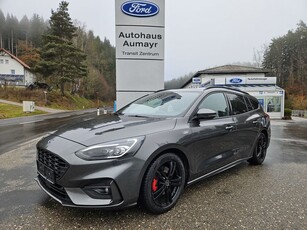 Ford Focus ST-Line X + AHK