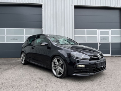 VW Golf R 4Motion