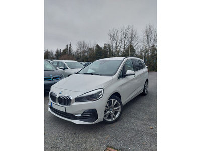 BMW 220i Luxury Line