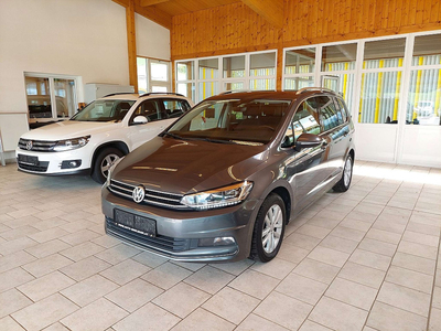 VW Touran Highline 2,0 SCR TDI DSG Comfortline