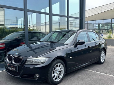 BMW 318 d E90 LCI *WENIG KM*NAVI*SCHIEBEDACH*