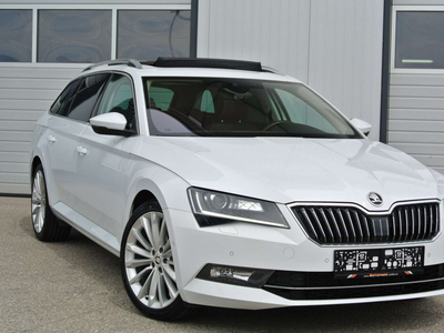 Skoda Superb 2.0 TDI DSG Style *virt. CP* GLASDACH * NAVI *AHK