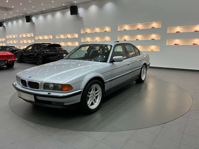 BMW 750