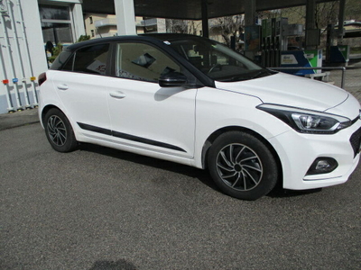 Hyundai i20 Level 3 Plus Black Roof