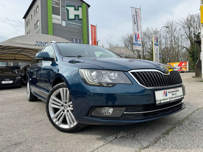 Skoda Superb Combi Elegance 2,0 TDI Green tec+Navi+Xenon+Leder