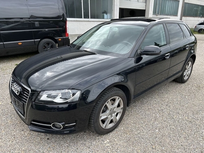 Audi A3 1.6 TDI Attraction/PANO/XENON