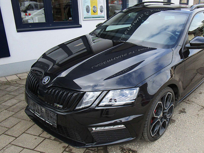 Skoda Octavia Combi RS 2,0 TDI 4x4 DSG, AHK, Panorama SD, uvm.