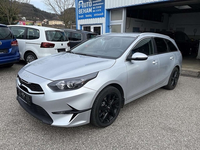 Kia Ceed SW / cee'd SW ceed SW 1,5 TGDI Silber Carplay-Kamera-Sitzhzg.