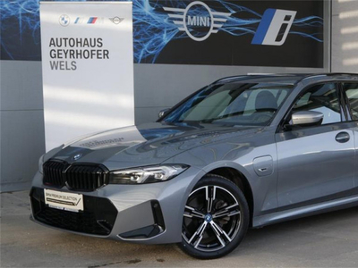 BMW 330e xDrive Touring