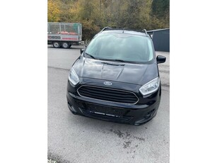 Ford Tourneo Courier Titanium - Top Zustand