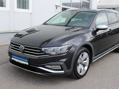 VW Passat 2,0 TDI SCR 4Motion DSG LED ACC APP Conn...