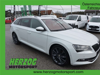 Skoda Superb Combi Style 2,0 TDI DSG P-Dach NAVI ACC 1.Besitz