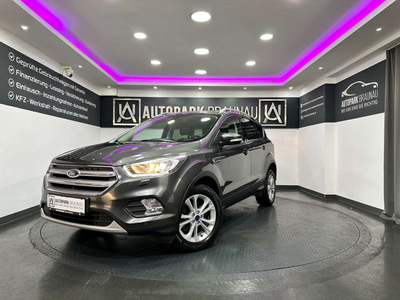 Ford Kuga 1.5 TDCI Titanium *WENIG-KM*NAVI*PDC*