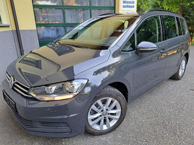 VW Touran 1,6TDI CL AHK NAVI MASSAGE Alcantara PDC ALU