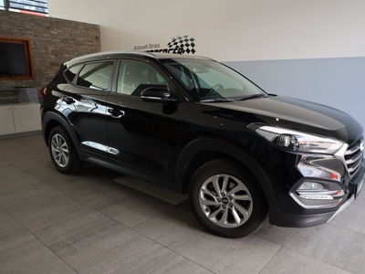 Hyundai TUCSON GO 2,0 CRDi 4WD MT