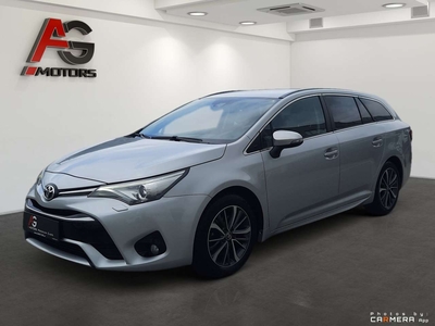 Toyota Avensis 2,0 D4-D Active Plus/Navi/Kamera/SHZ/Xenon/1.Besi